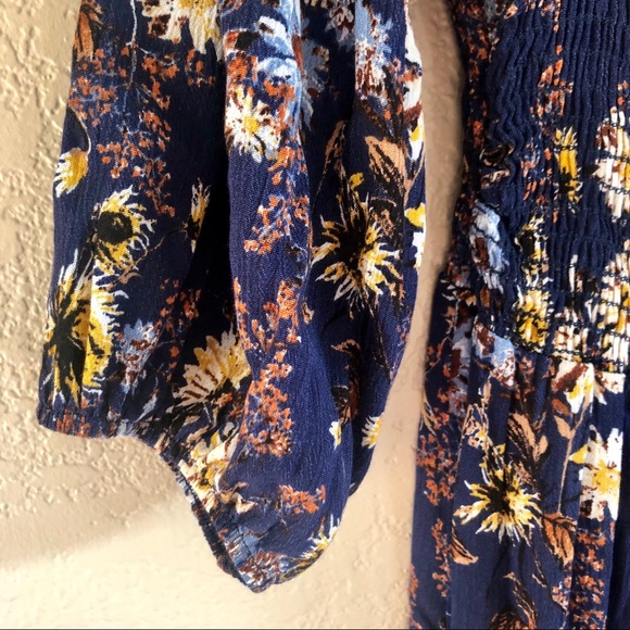 NWT Off Shoulder Dress - Picture 4 of 5